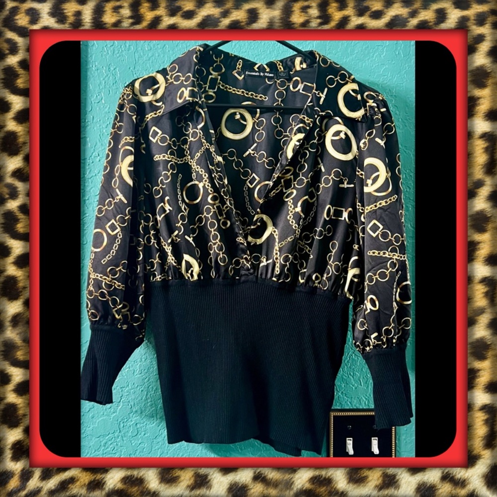 👑✅PRICE FIRM✅ Essentials by Milano Black and Gold Chain Print Blouse